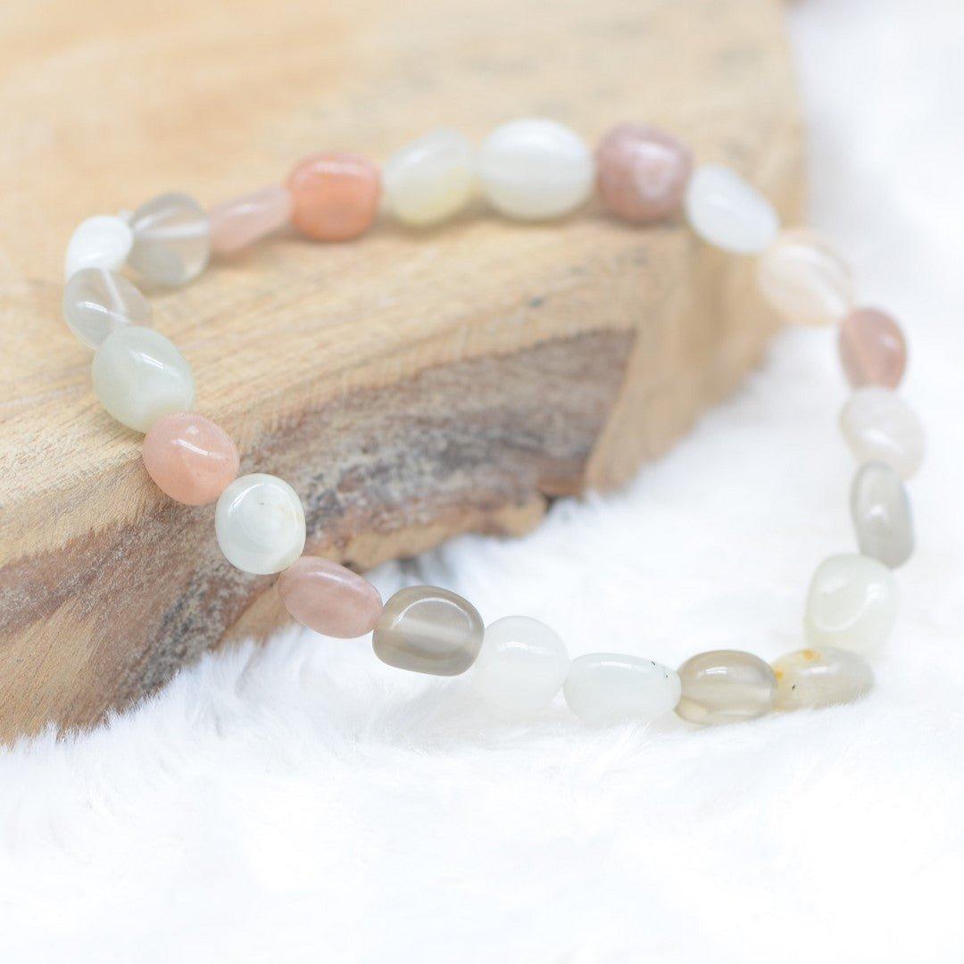 Bracelet roulé "Féminité" en Pierre de Lune Multicolore - lespierresdubienetre