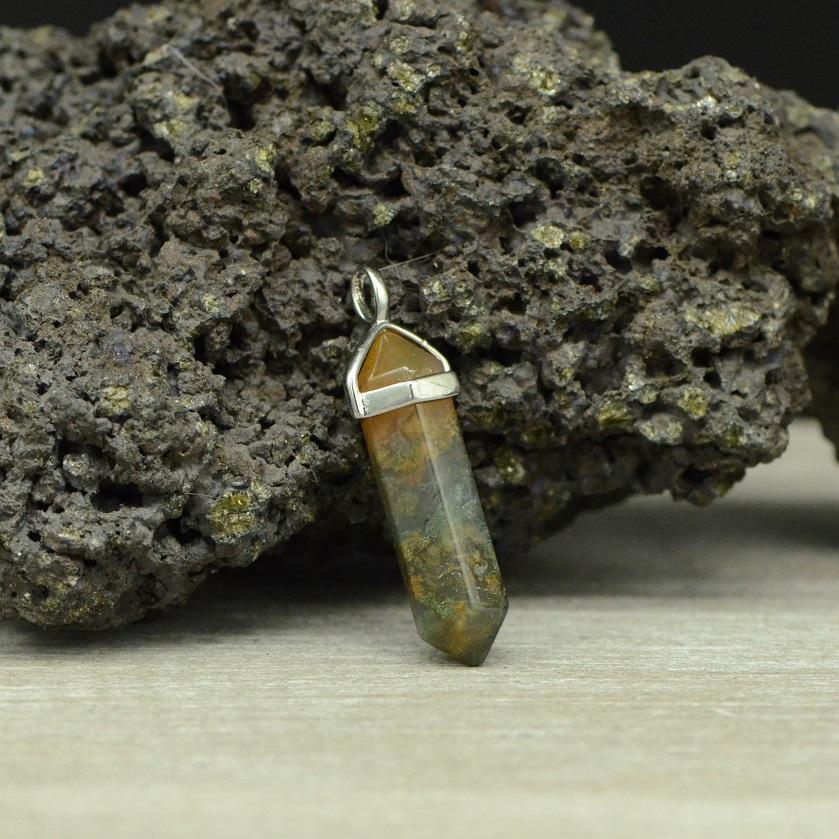 Pendentif "Courage" en Agate Mousse Pointe - lespierresdubienetre