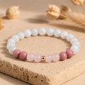 Bracelet "Retour à Soi" Mix en Quartz Rose, Pierre de Lune & Rhodonite - lespierresdubienetre