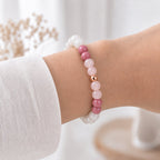 Bracelet "Retour à Soi" porté au poignet - lespierresdubienetre