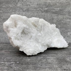 Amas de cristal de roche (1235g) Réf : DRU8 - lespierresdubienetre