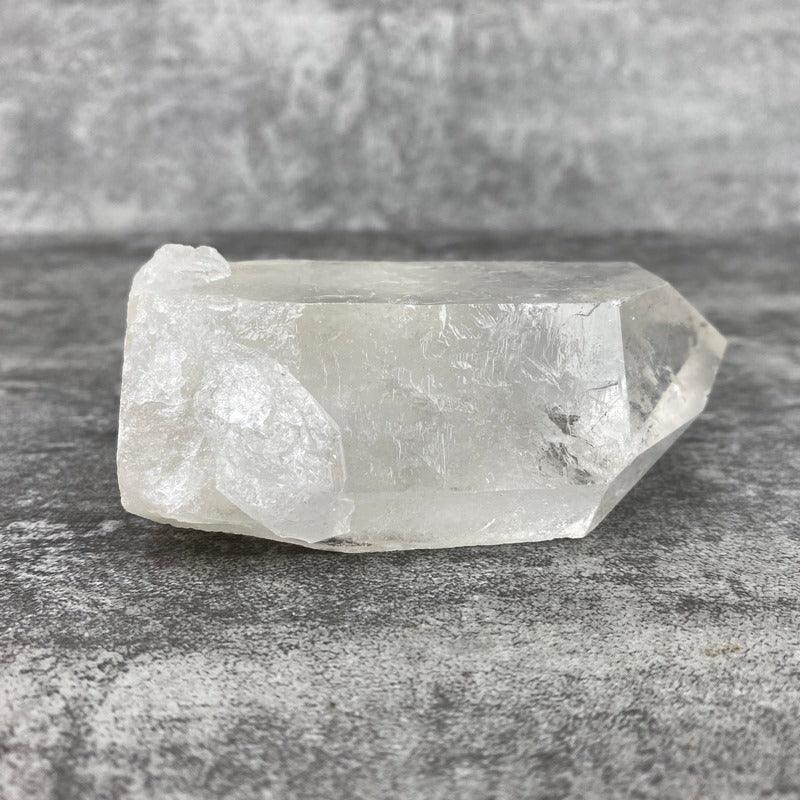 Amas de cristal de roche (214g) Réf : DRU24 - lespierresdubienetre