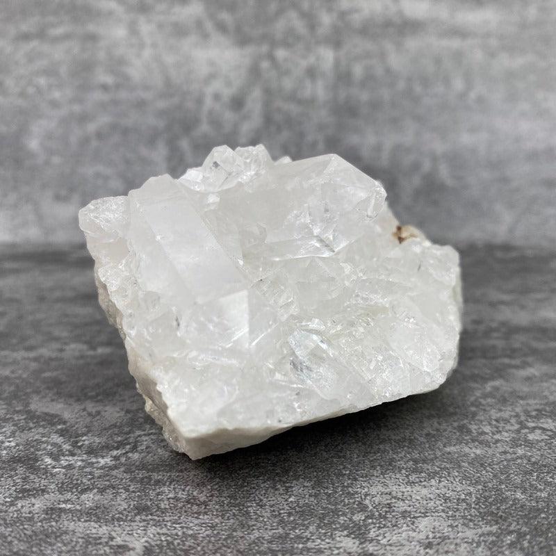 Amas de cristal de roche (259g) Réf : DRU15 - lespierresdubienetre