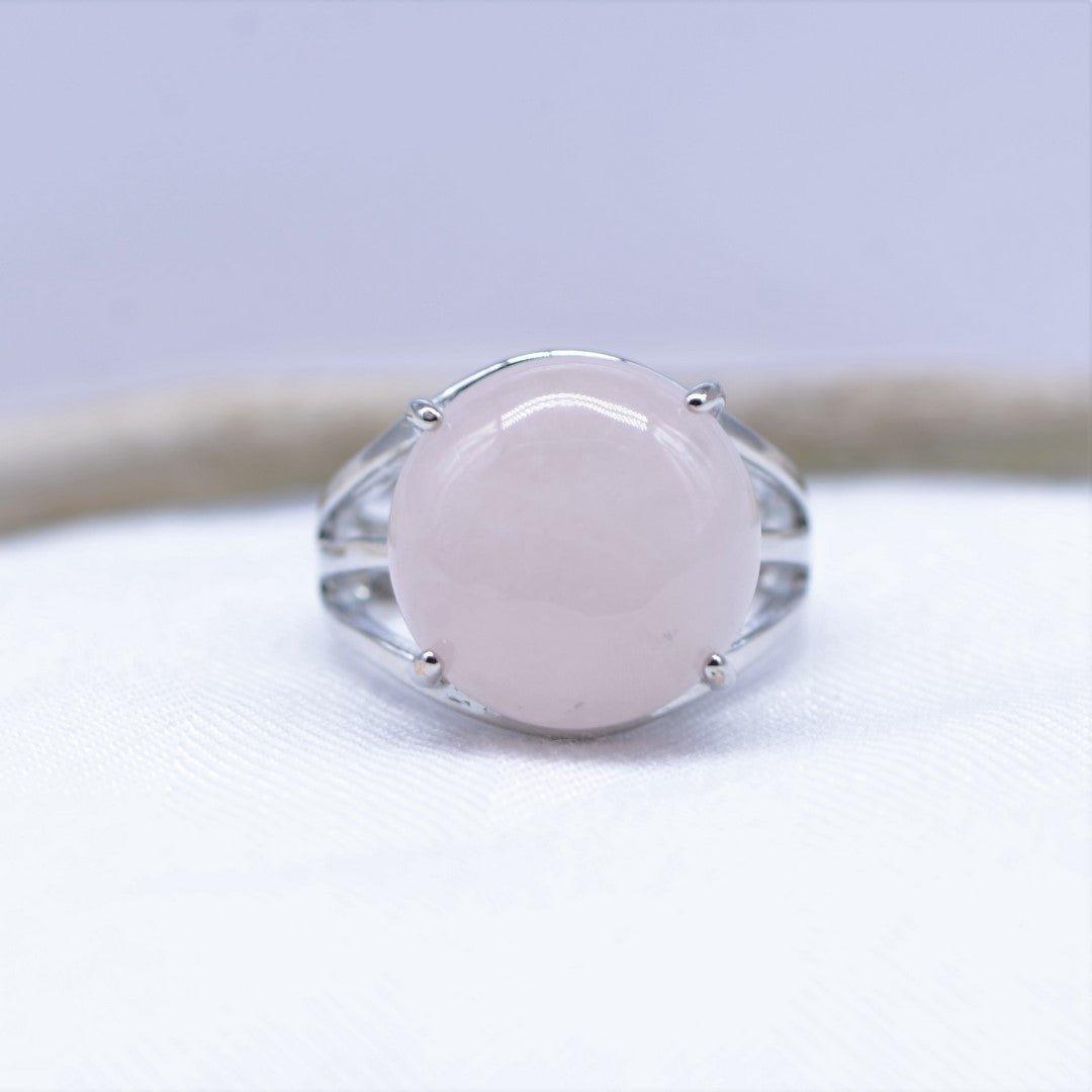 Bague "Amour" Cabochon ronde en Quartz Rose - lespierresdubienetre