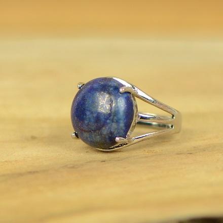 Bague "Contrôle" Cabochon ronde en Lapis Lazuli (réglable) - lespierresdubienetre