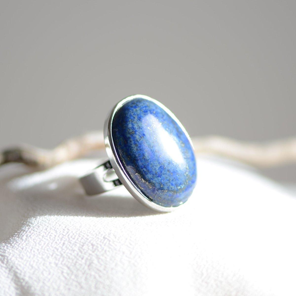Bague "Contrôle" Ovale en Lapis Lazuli (réglable) - lespierresdubienetre