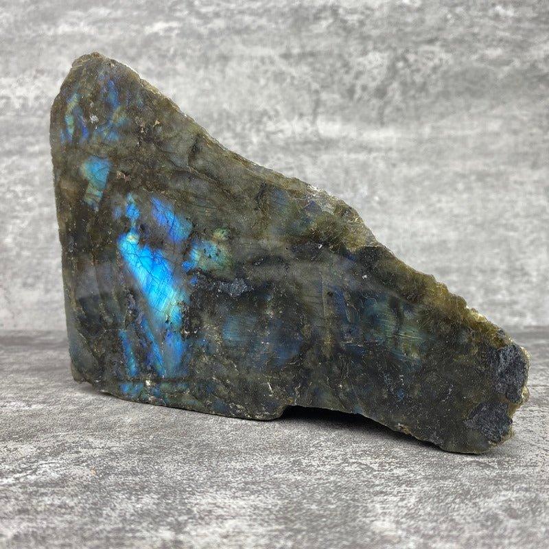 Bloc de Labradorite SEMI POLI (814g) AB Réf : LMGSP11 - lespierresdubienetre