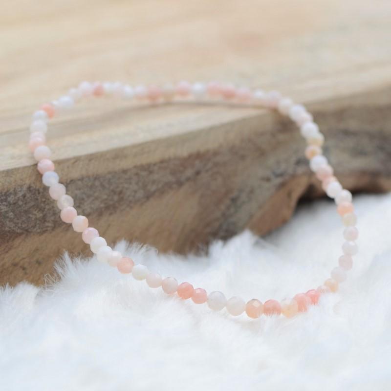 Bracelet "Douceur" en Opale Rose à facettes - lespierresdubienetre