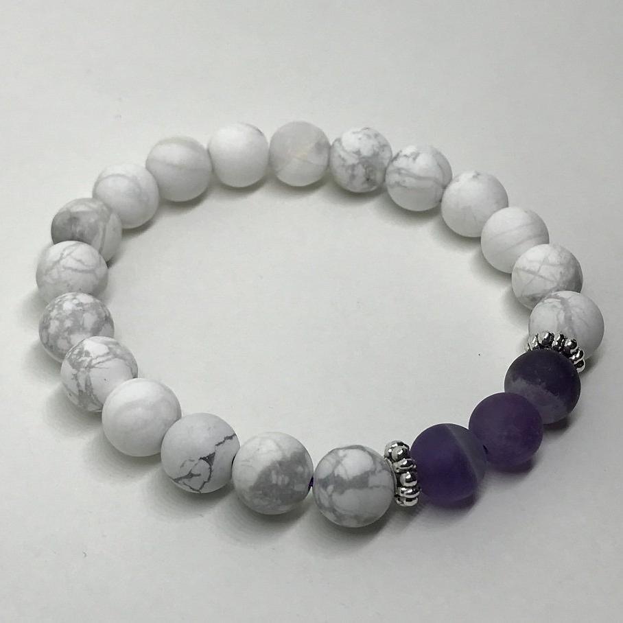 Bracelet "Sagesse et Patience" en Améthyste dépolie & Howlite - lespierresdubienetre