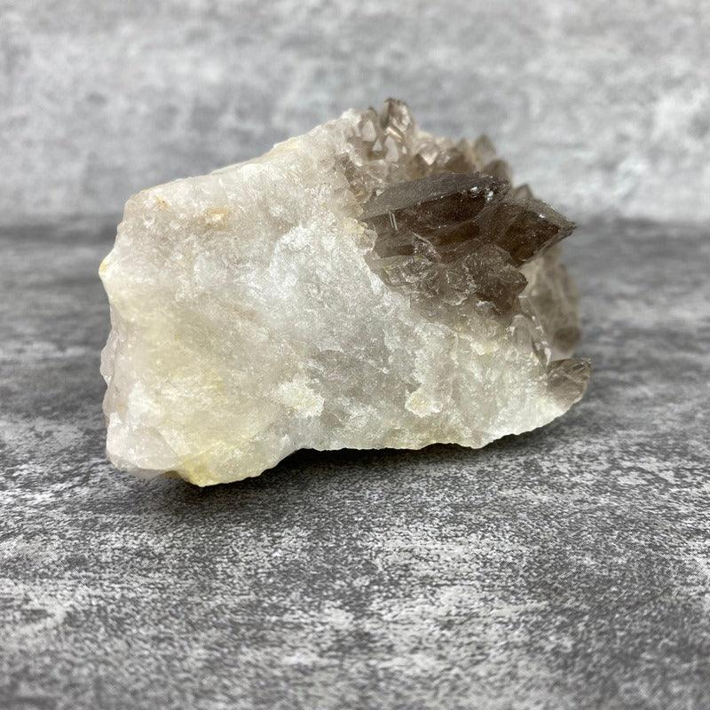 Géode de quartz fumé (197g) Réf : GQF20 - lespierresdubienetre