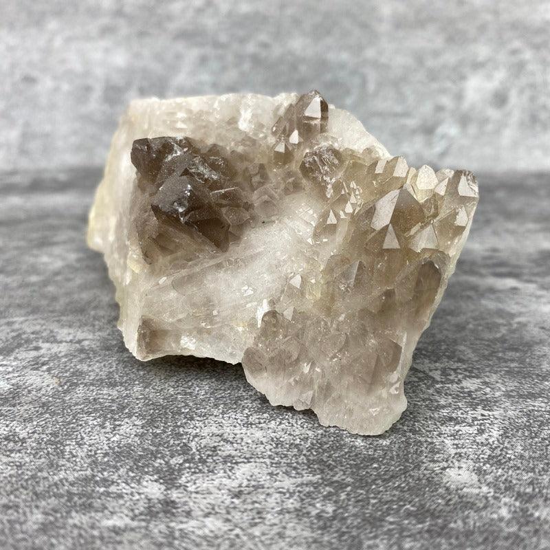 Géode de quartz fumé (197g) Réf : GQF20 - lespierresdubienetre