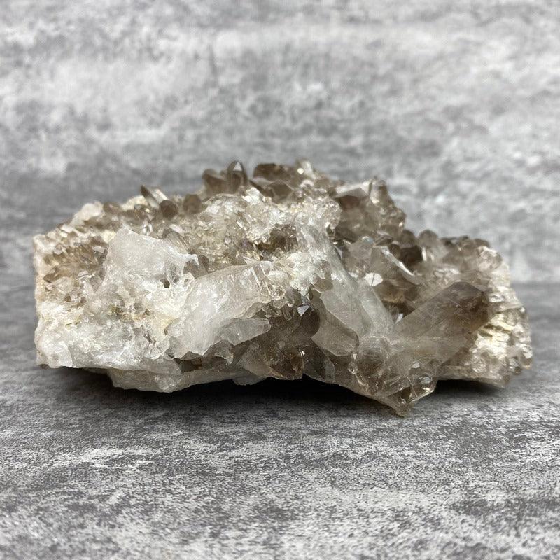 Géode de quartz fumé (625g) Réf : GQF3 - lespierresdubienetre