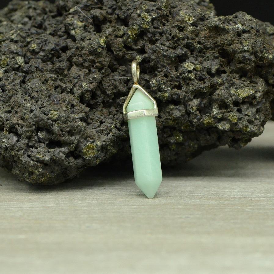 Pendentif "Apaisement" en Amazonite du Brésil Pointe - lespierresdubienetre